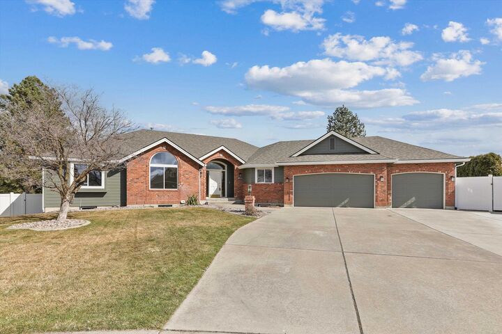 Property Photo:  6202 W Skagit Ct  WA 99208 