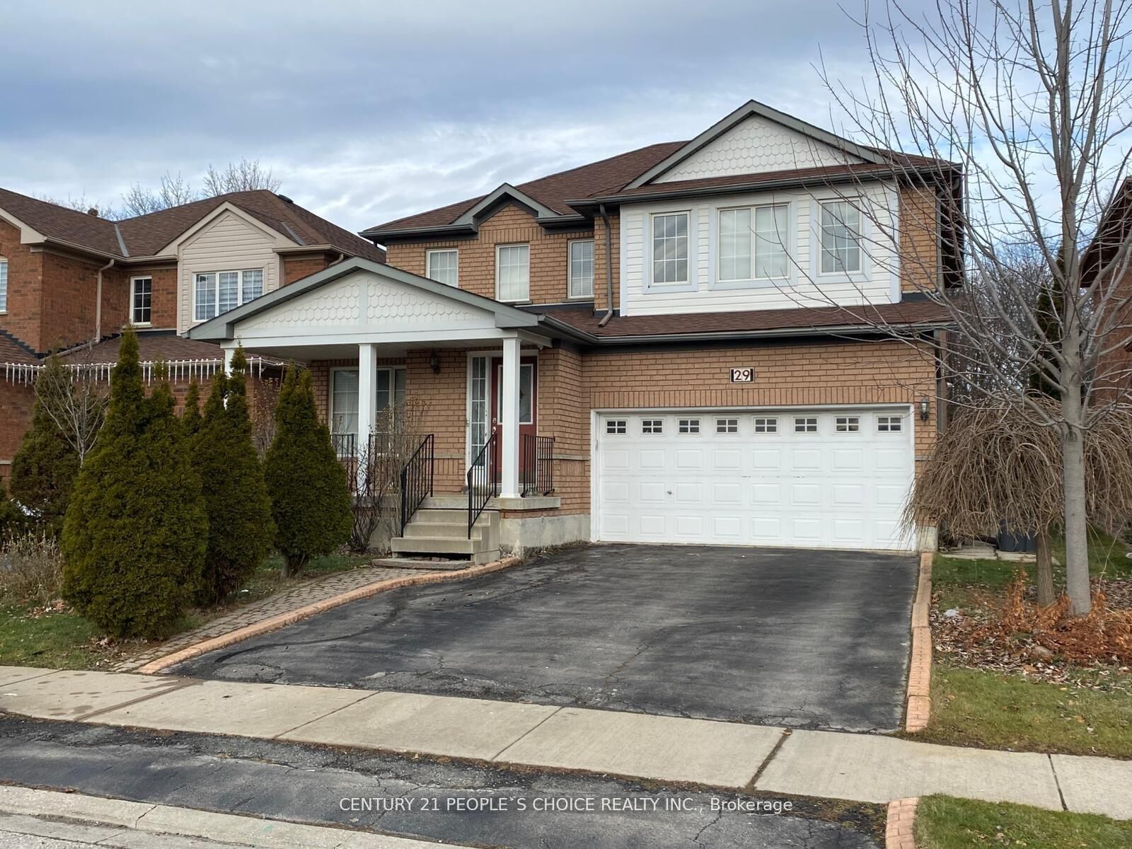 Property Photo:  29 Hollowgrove Boulevard Upper  ON L6P 1B1 