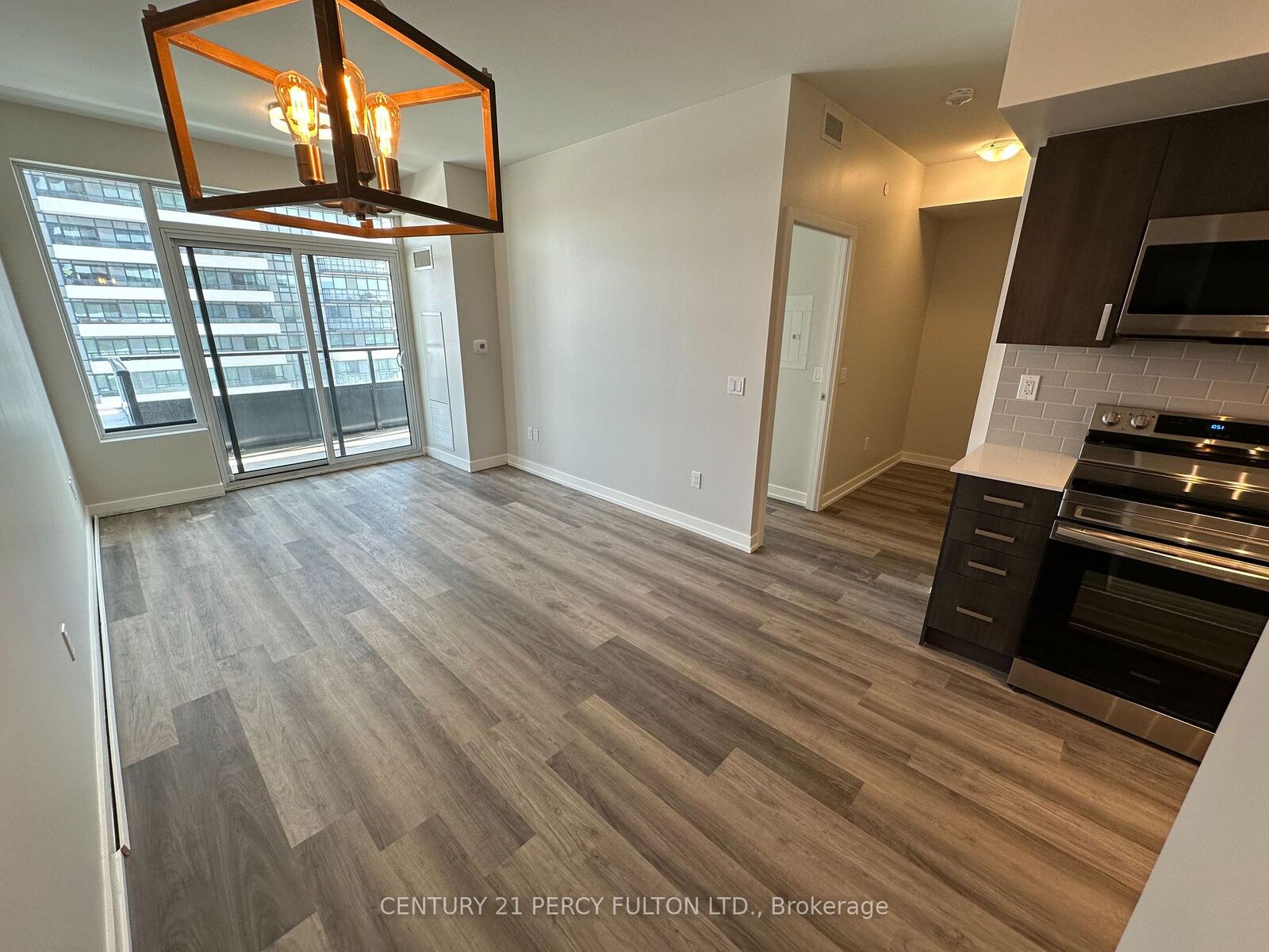 Property Photo:  1435 Celebration Drive 1706  ON L1W 0C4 