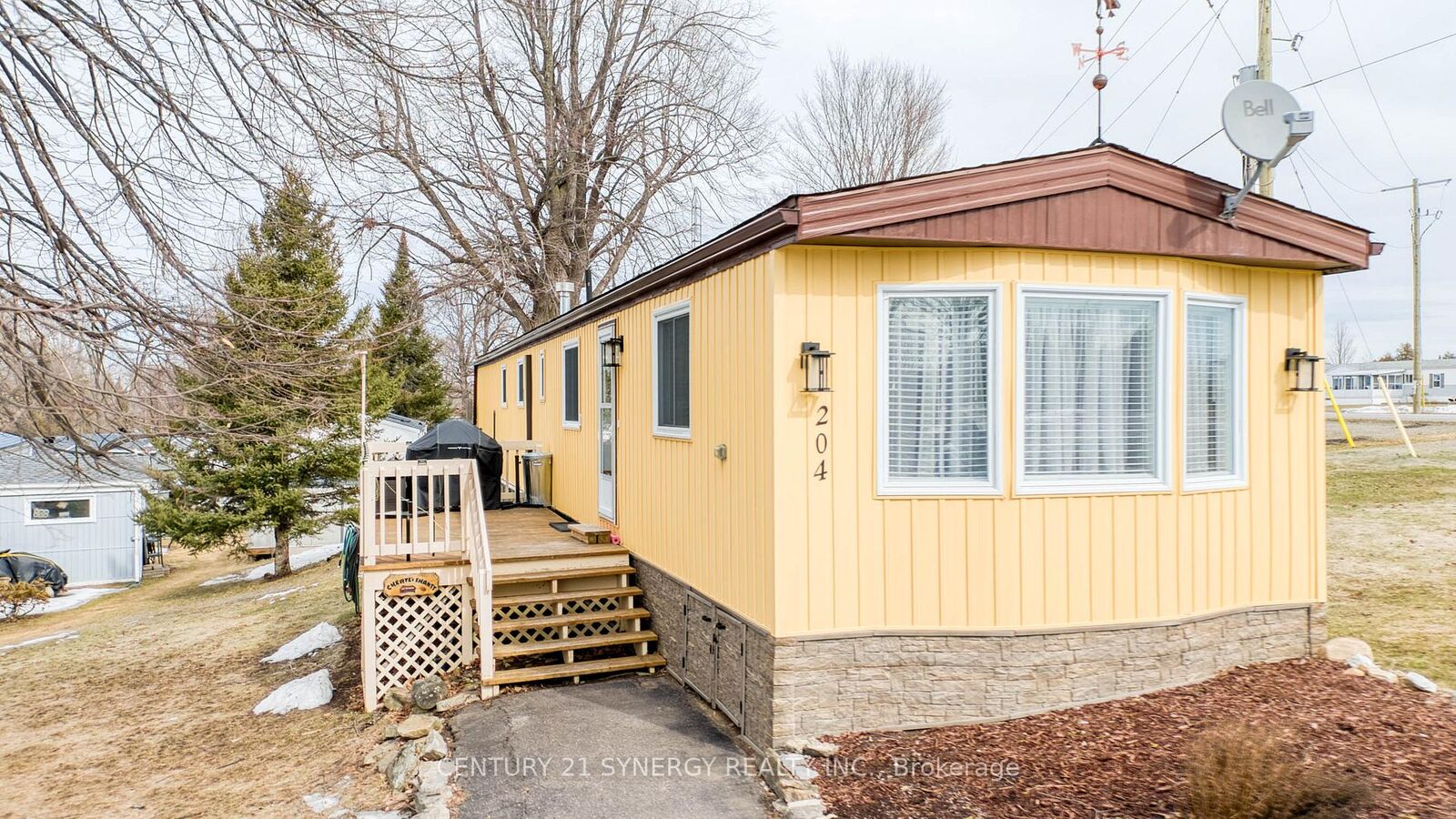 Property Photo:  204 Hillview Road  ON K7H 3C8 