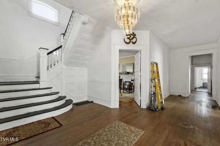 Property Photo: 301 South Irish Street TN 37743