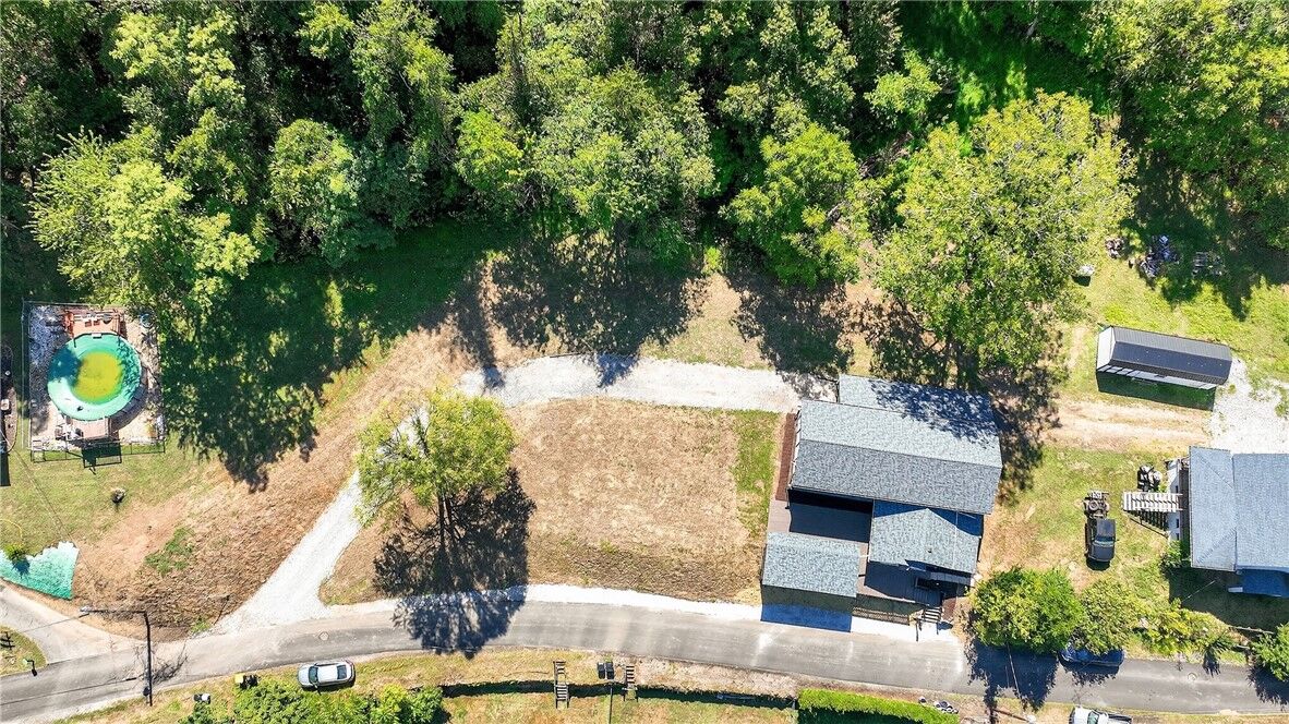 Property Photo:  221 Matteo St  PA 15417 