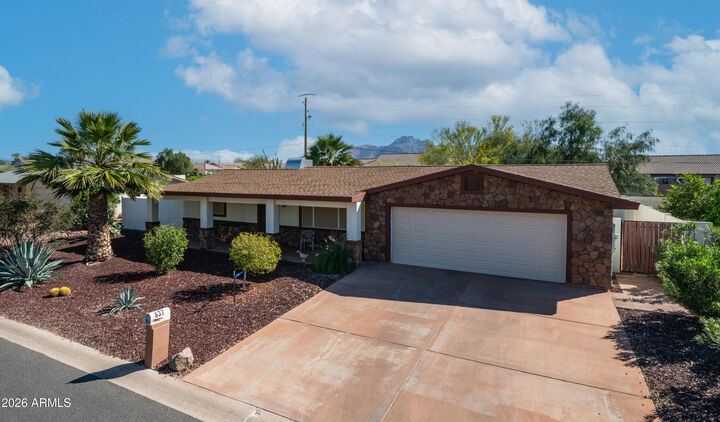 Property Photo:  637 S Copper Drive  AZ 85120 