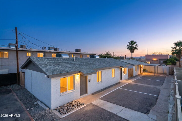 Property Photo:  2142 E Taylor Street  AZ 85006 