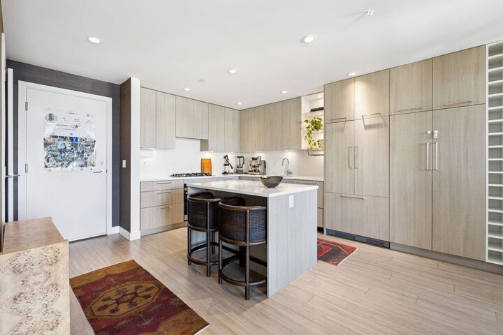 Property Photo: 707 E 3rd Street 303 BC V7L 1G8