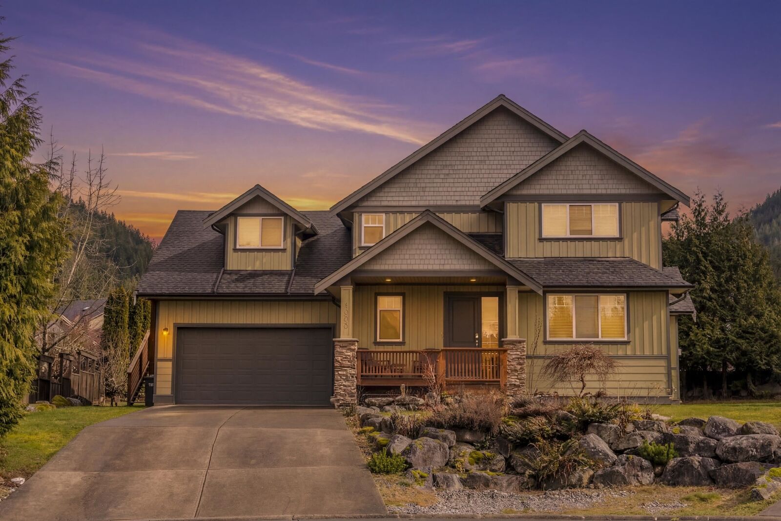 Property Photo: 1003 Ash Place BC V8B 0W2