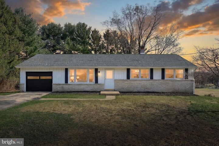 Property Photo:  880 Springvale Road  PA 17356 