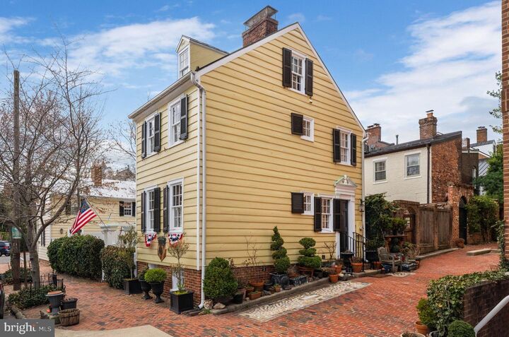 Property Photo:  123 S Pitt Street  VA 22314 