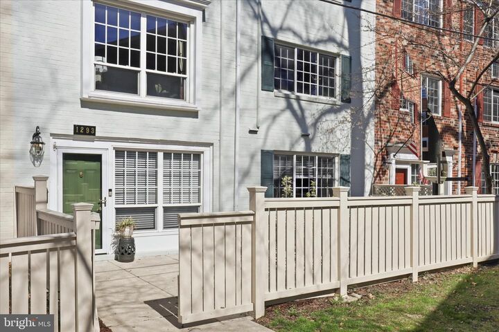 Property Photo:  1293 N Van Dorn Street  VA 22304 