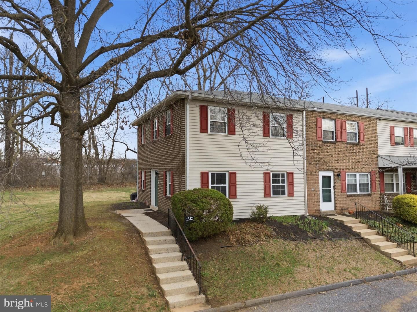 Property Photo:  1332 Blue Jay Drive  PA 17601 