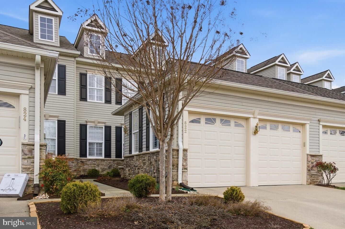 Property Photo: 822 Square Nail Court MD 21113