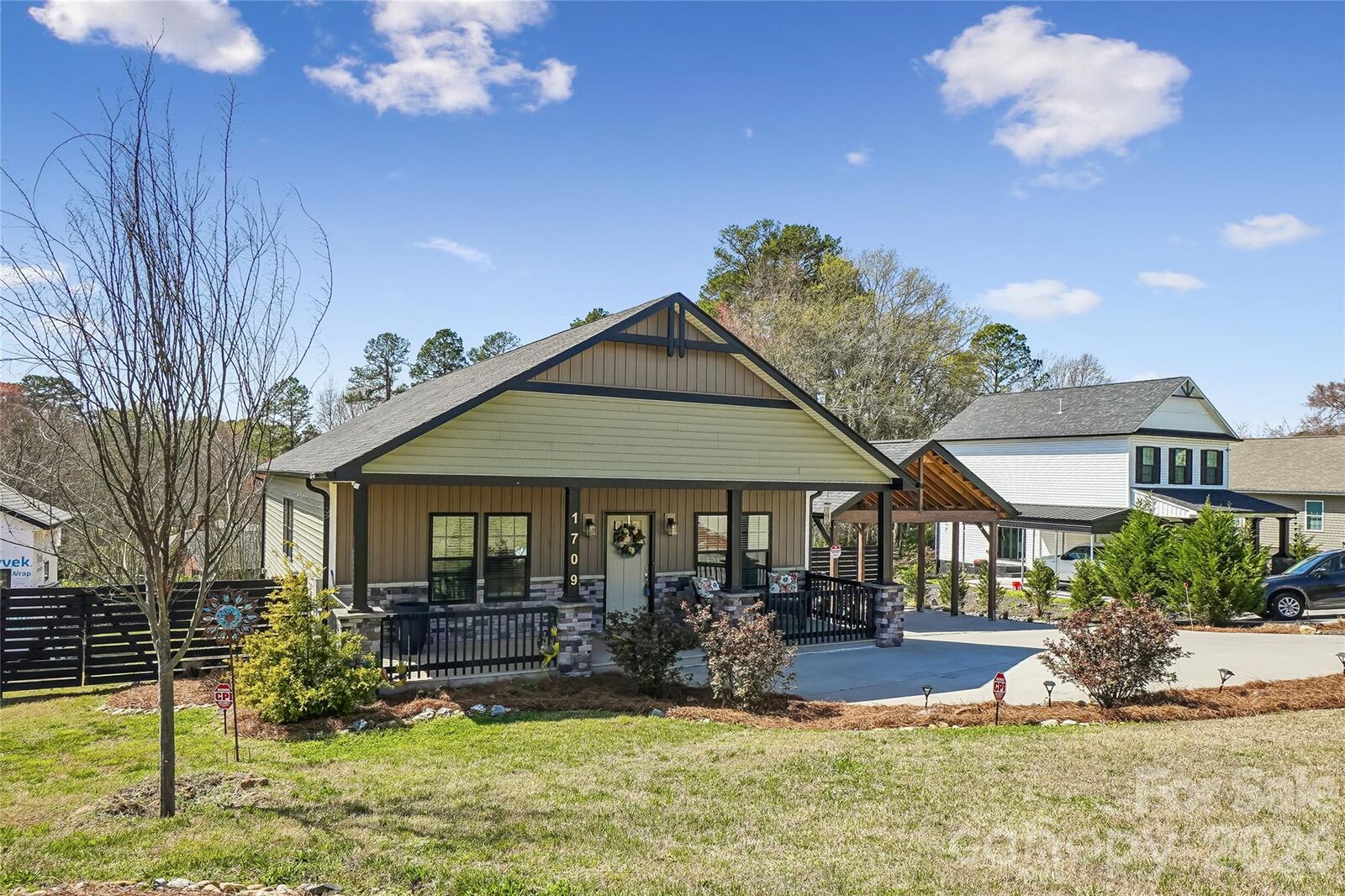 Property Photo:  1709 N New Hope Road  NC 28054 