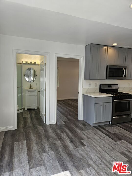 Property Photo:  1219 W 47th St  CA 90037 