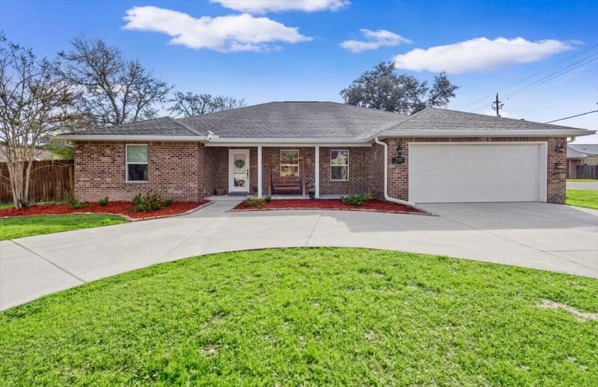 Property Photo:  701 Hart Street  FL 32547 