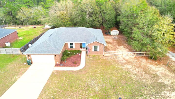 Property Photo:  41 S Hidden Lakes Trail  FL 32433 