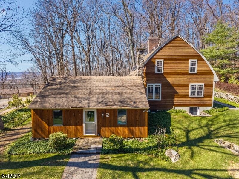 Property Photo: 2 Driftway Dr NJ 08829