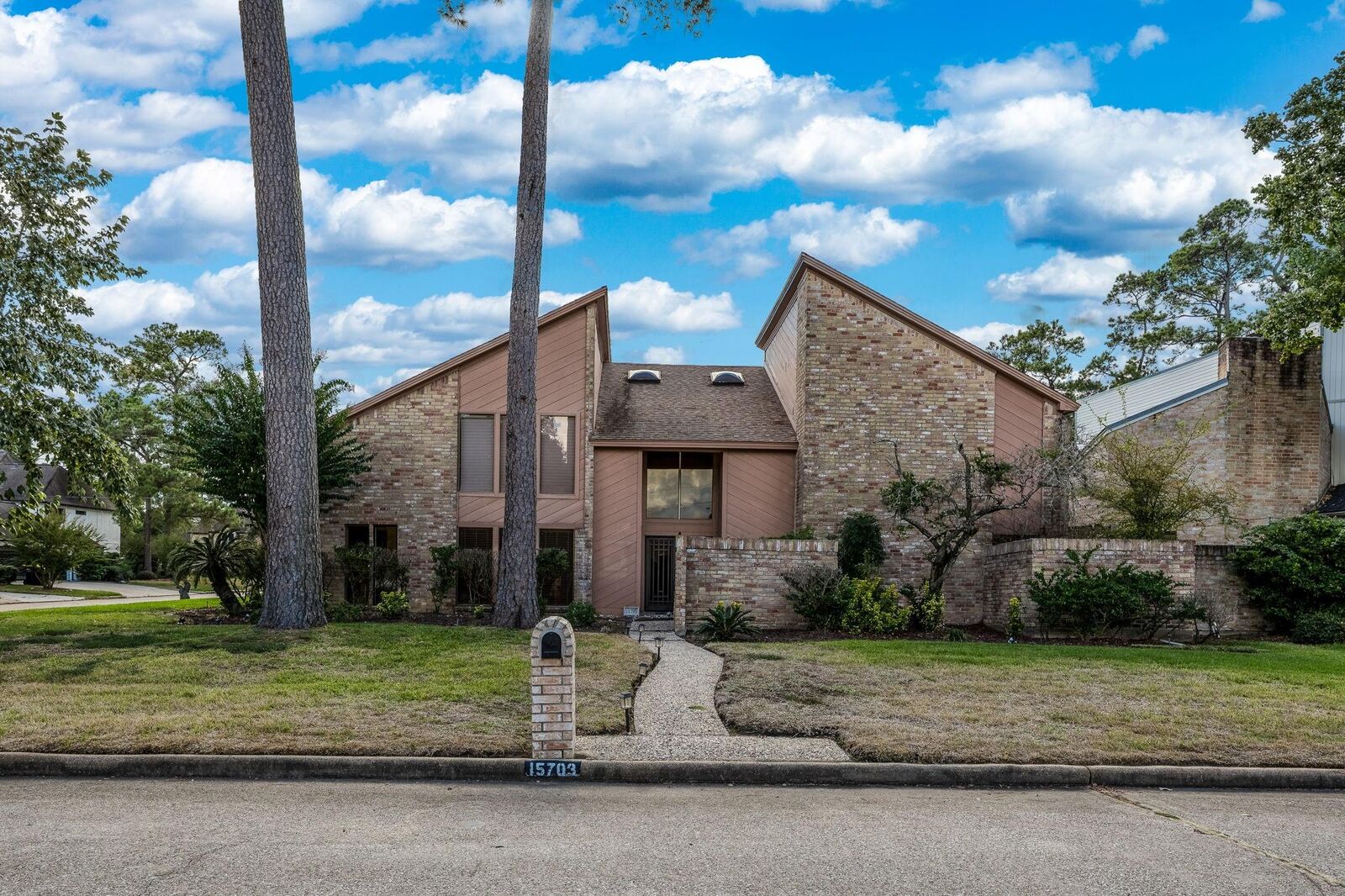 Property Photo:  15703 Winding Moss Drive  TX 77068 