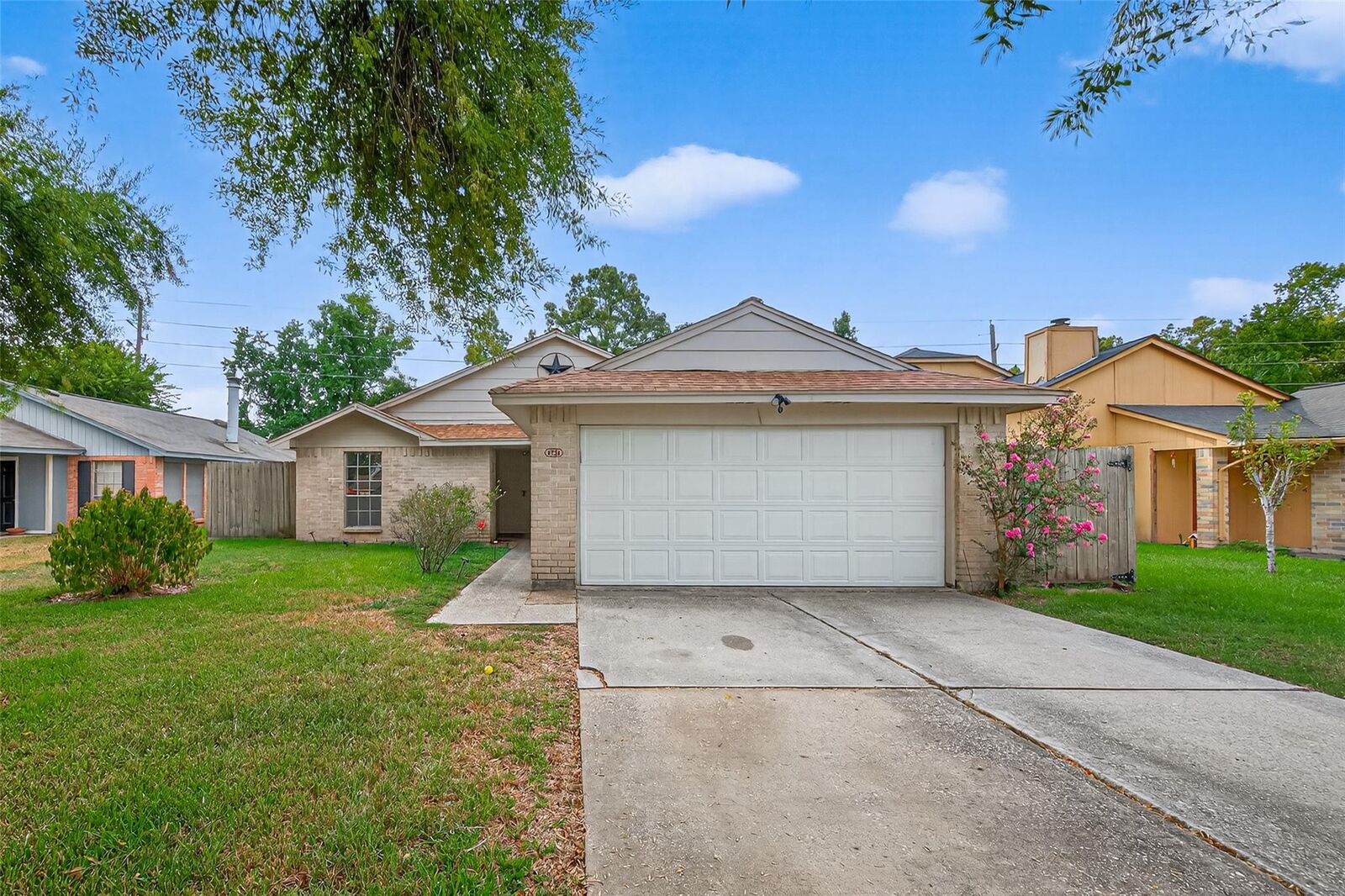 Property Photo: 4726 Hickorygate Drive TX 77373
