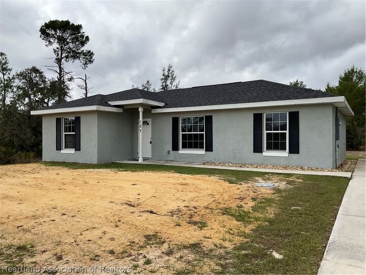 Property Photo:  107 Elba Drive NE  FL 33852 