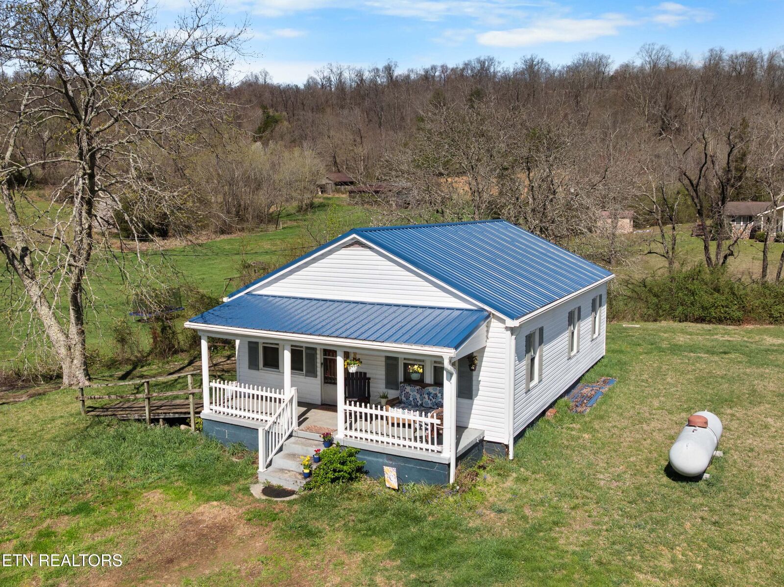 Property Photo: 385 Hubbs Grove Rd TN 37807