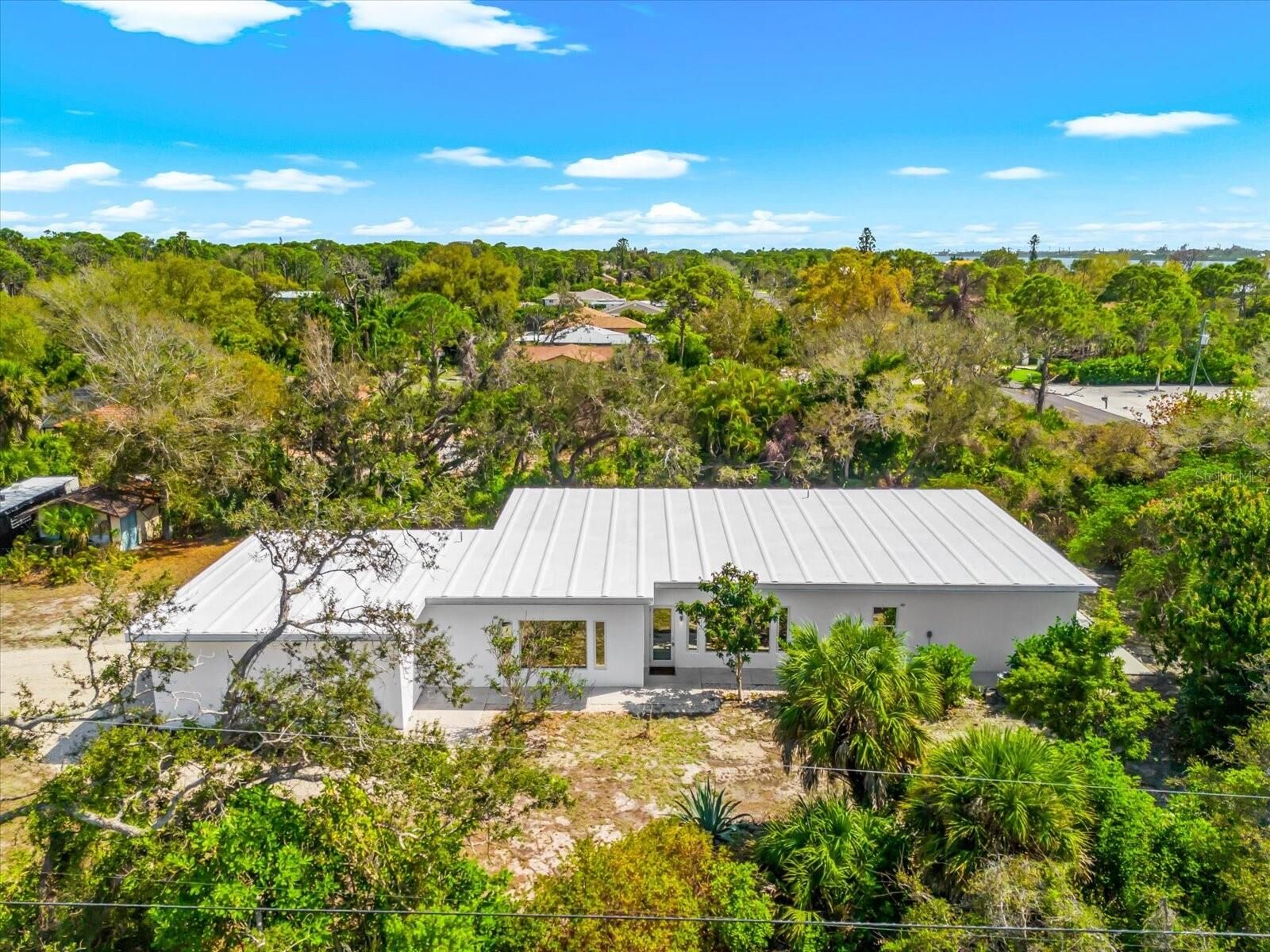 Property Photo:  1725 Overbrook Road  FL 34223 