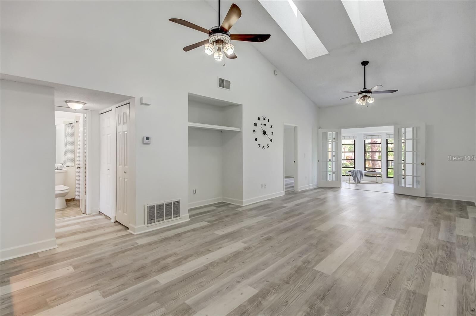 Property Photo:  4408 Middlebrook Road 4408  FL 32811 