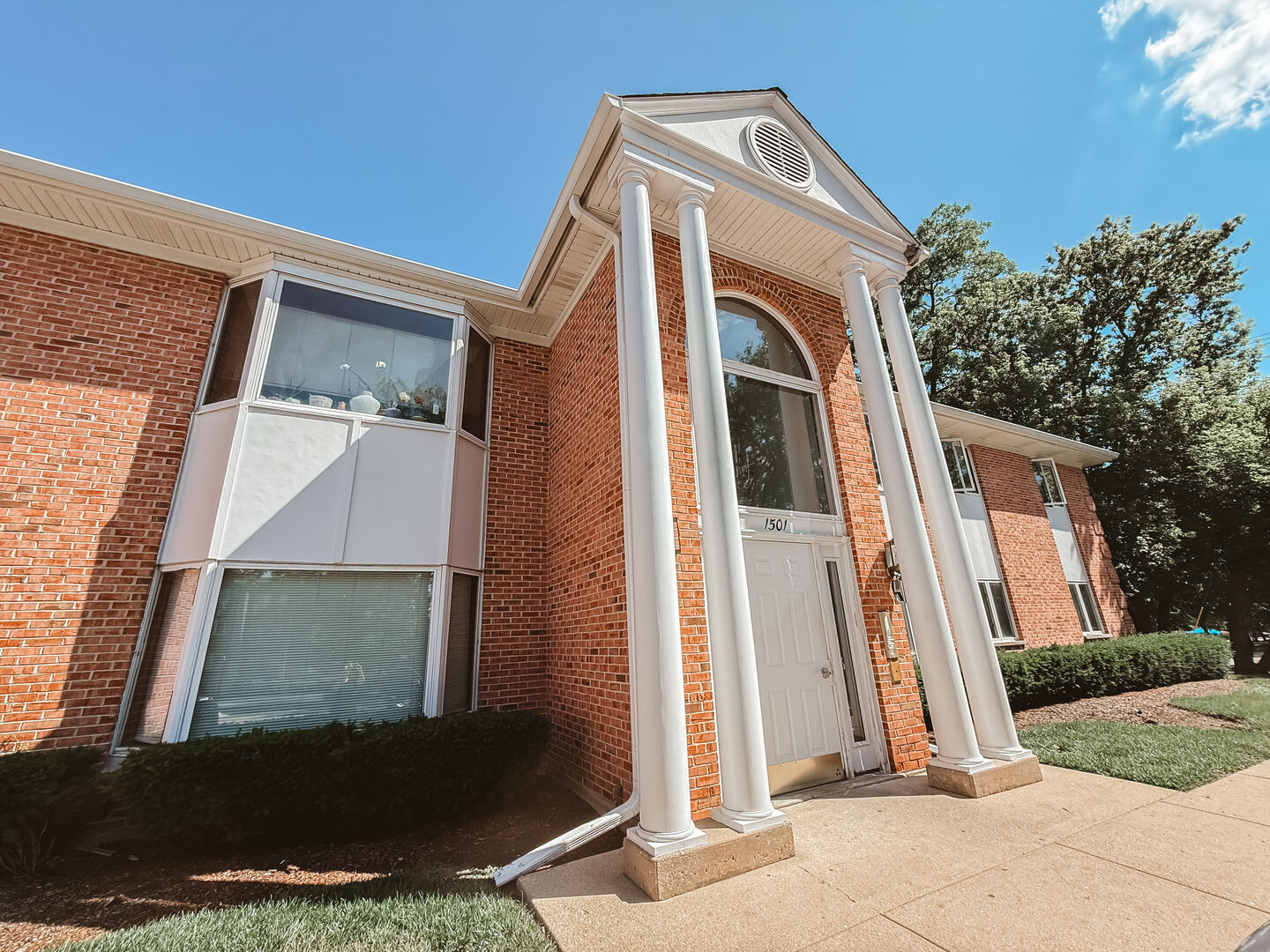 Property Photo:  1501 N Milwaukee Avenue 3A  IL 60048 