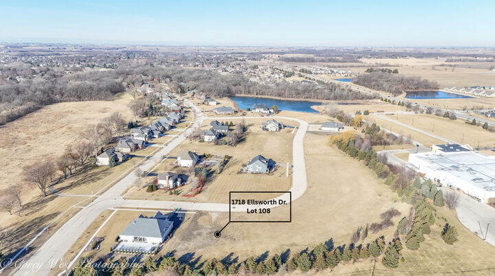 Property Photo:  1718 Ellsworth Drive  IL 60178 