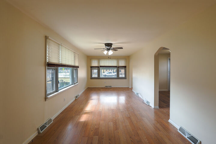 Property Photo: 2405 Erie Street IL 60171