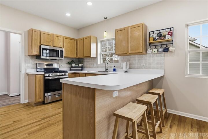 Property Photo:  822 Hamlet Street  IL 60510 