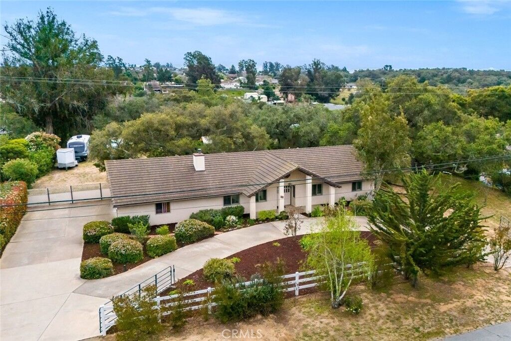 Property Photo:  825 Sandydale  CA 93444 