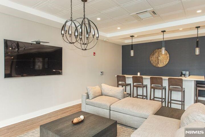 Property Photo:  260 Main Street 214  NJ 07424 