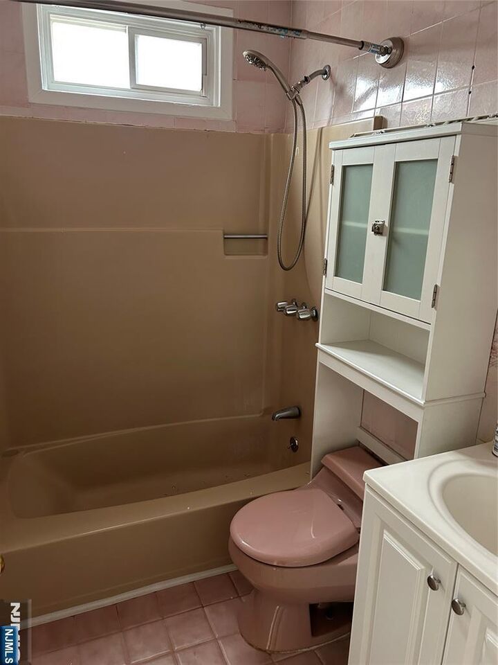 Property Photo:  404 John Street  NJ 07029 