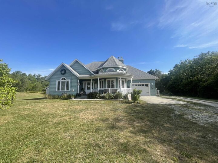 4620 103 Highway — photo 1