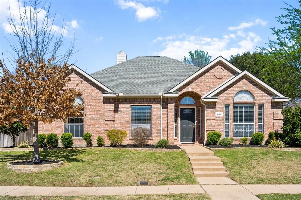 Property Photo: 409 Kyle Lane TX 75067
