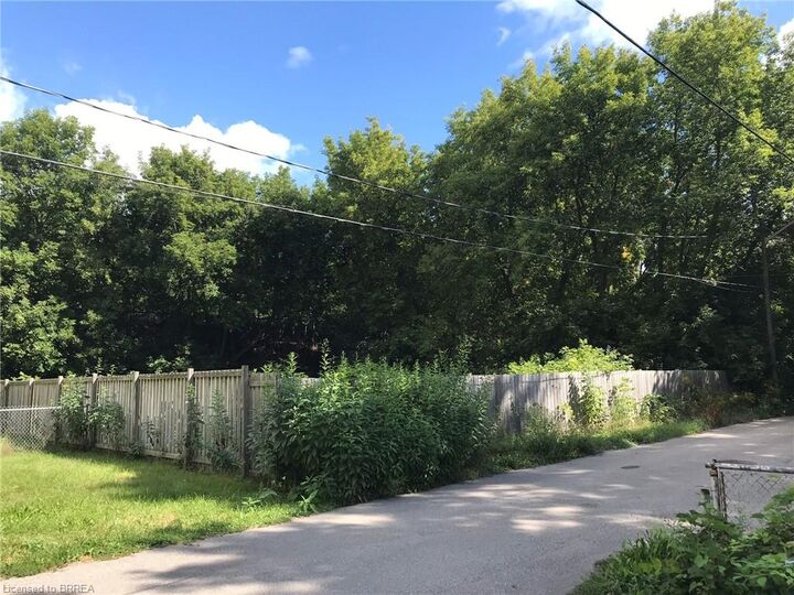 Photo de la propriété:  38 Brock Lane  ON N3S 4Y6 