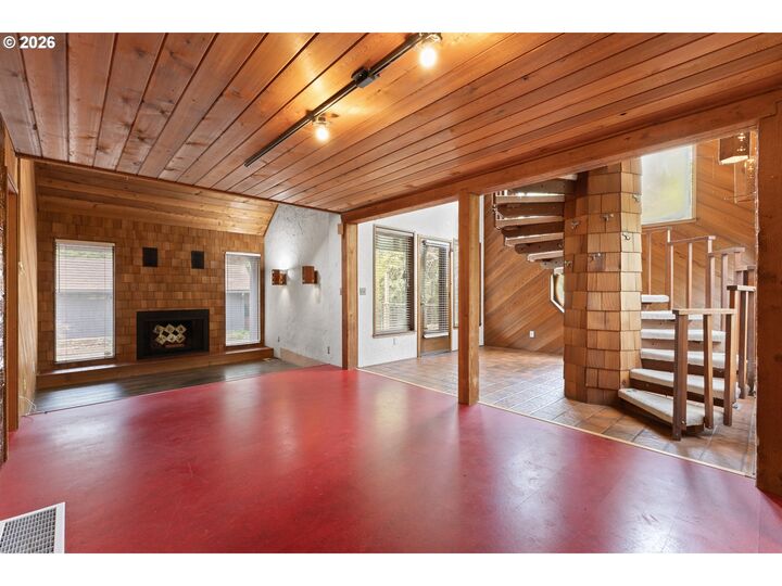 Property Photo: 4620 SE Aldercrest Rd OR 97222