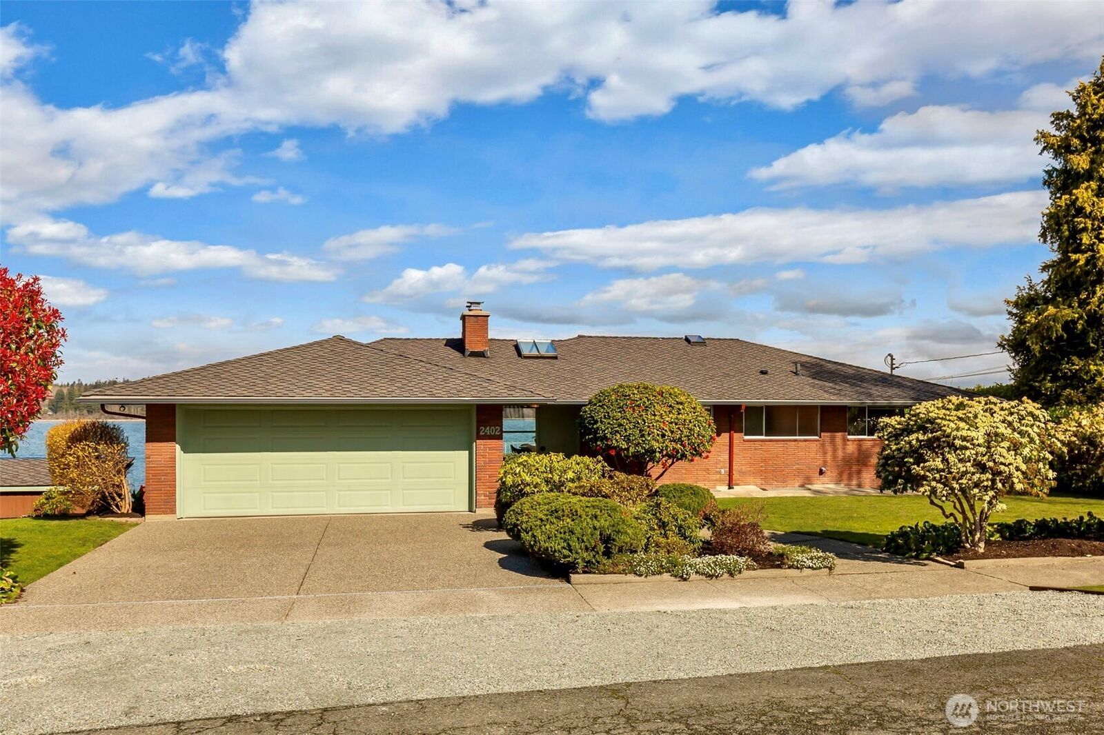 Property Photo:  2402  11th Street  WA 98221 