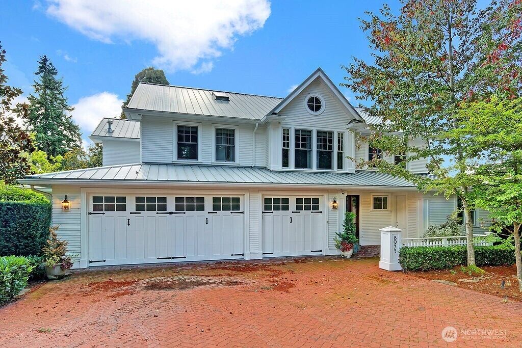 Property Photo: 8975 NE 10th Street WA 98004