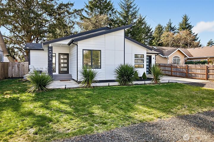 Property Photo:  793  Island Circle SE  WA 98569 