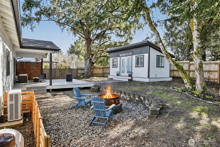 Property Photo:  793  Island Circle SE  WA 98569 