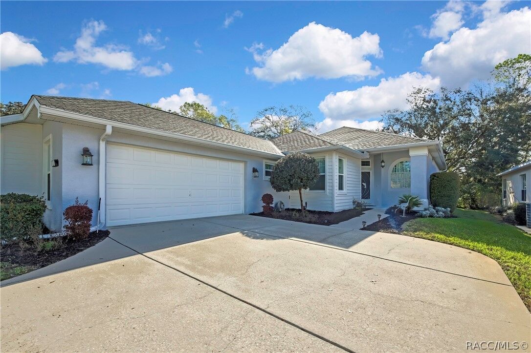 Property Photo: 80 W Byrsonima Loop FL 34446