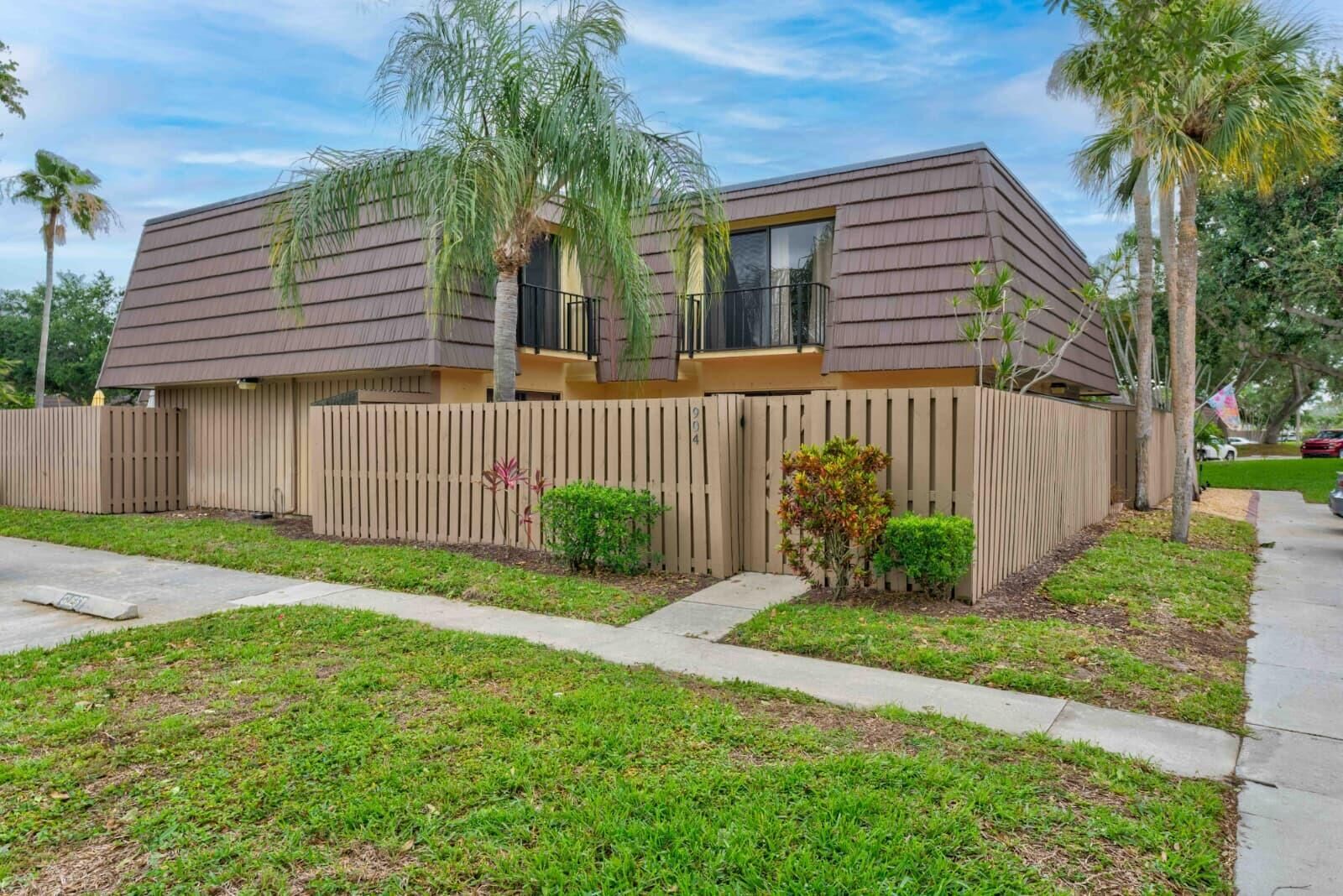 Property Photo: 904 9th Court FL 33410