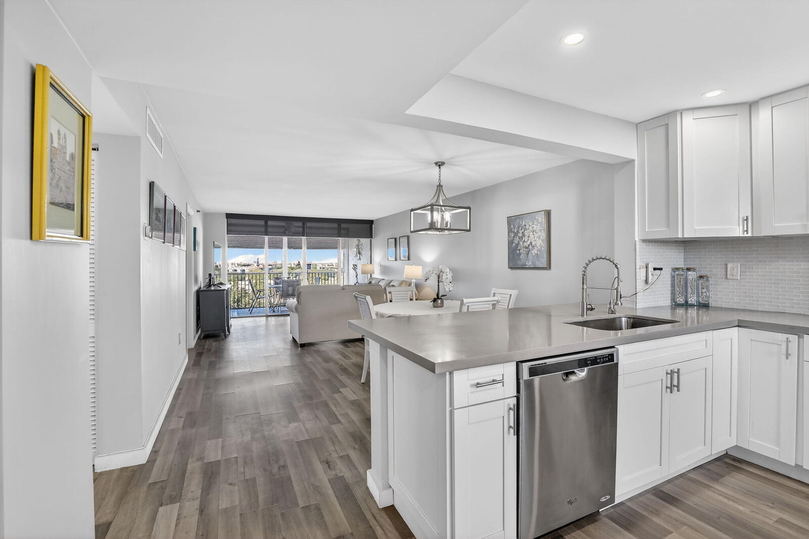 Property Photo:  3910 Inverrary Boulevard 802B  FL 33319 