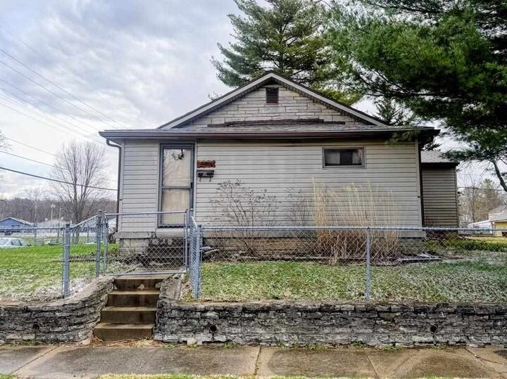 Property Photo:  1243 Crosshall Street  IN 47374 