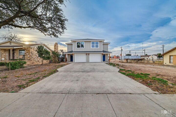 Property Photo:  215 W 19th Street  TX 76903 