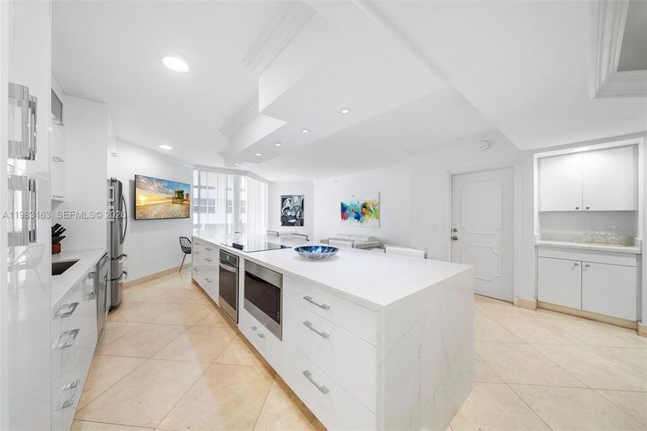 Property Photo:  4775 Collins Ave 1504  FL 33140 