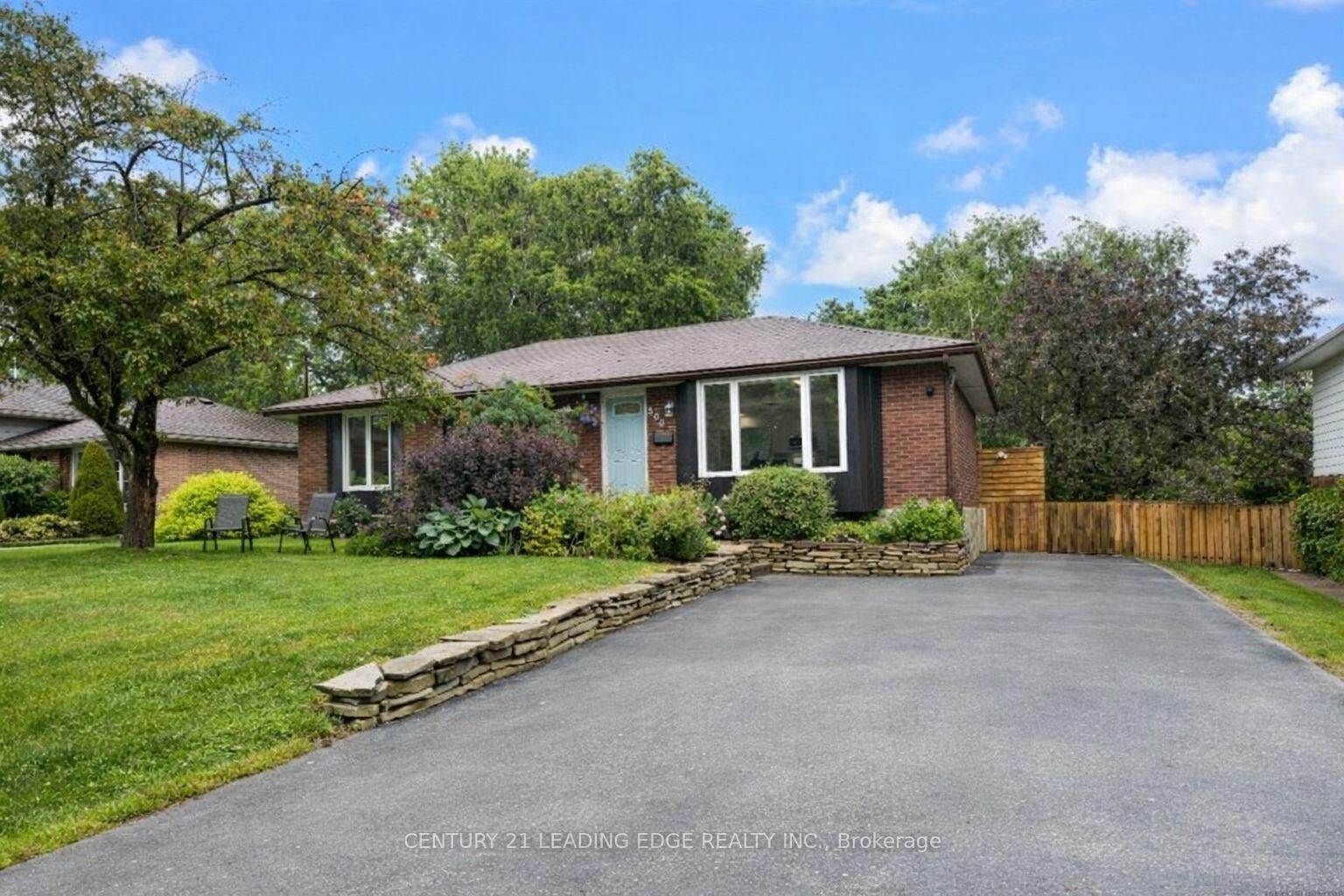 Property Photo:  306 Lindan Avenue  ON K9L 1K6 