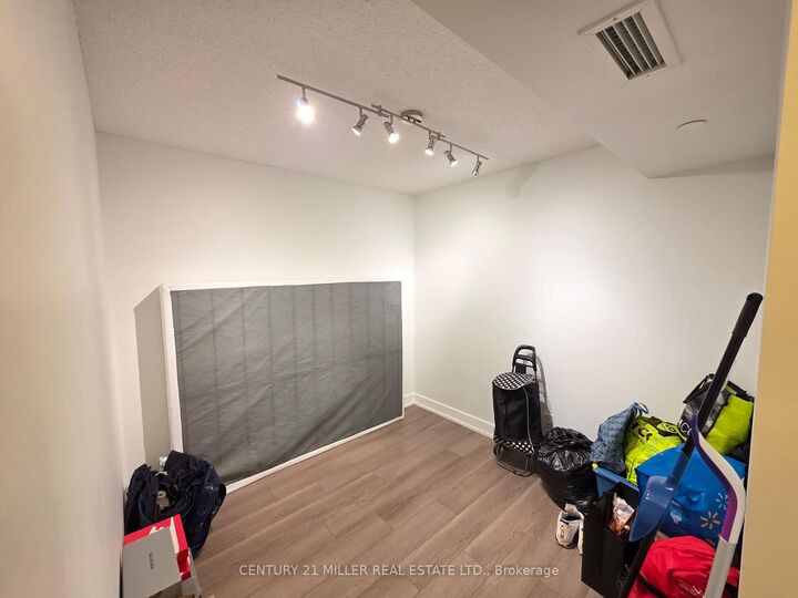 Property Photo:  6 Eva Road 811  ON M9C 4Z5 