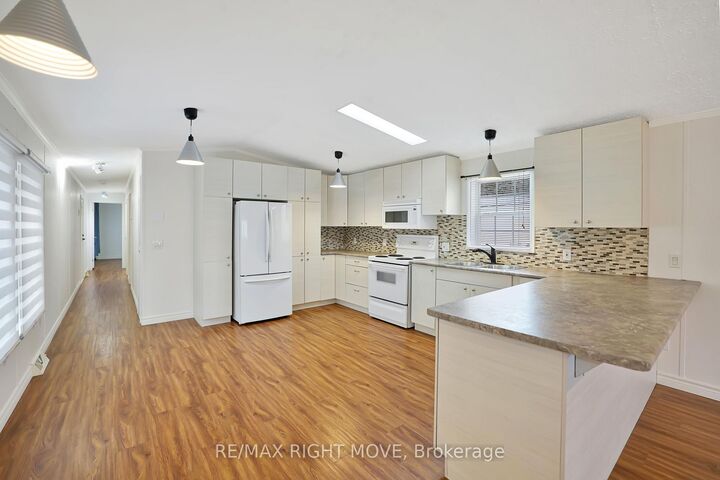 Property Photo: 4041 Ash Crescent ON L3V 0V1